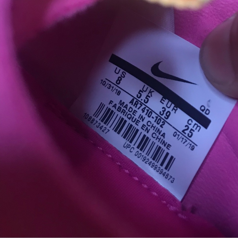 Nike Women’s Air Max Asia SE Laser Fuchsia White and Pink Sneaker Size 8 - Picture 7 of 10